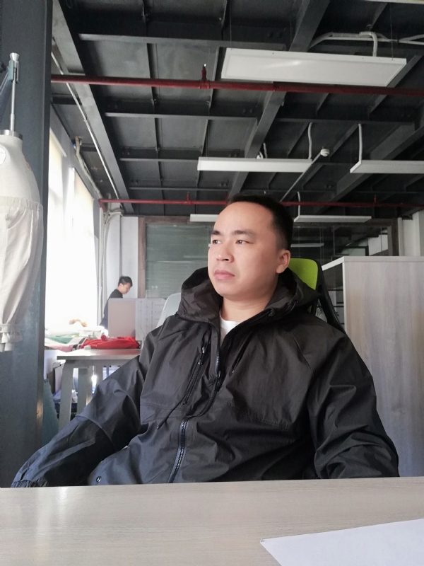 左眼皮跳跳的第一张照片--邯郸相亲服务中心