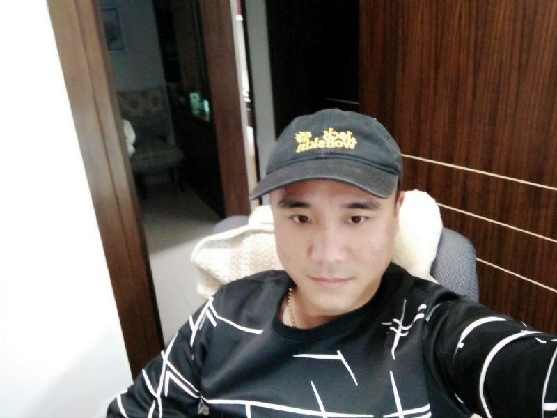 坚持我爱的第一张照片--邯郸相亲服务中心