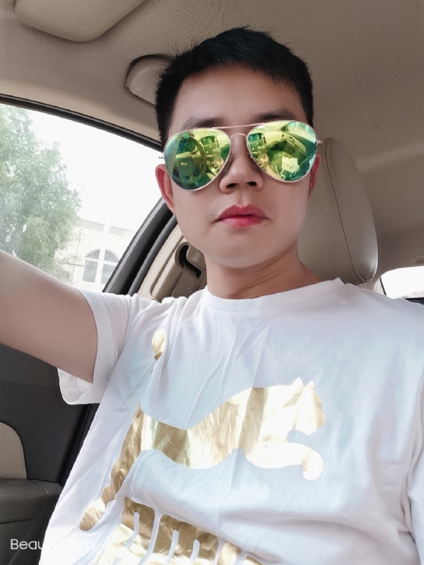 奋斗的第一张照片--邯郸相亲服务中心