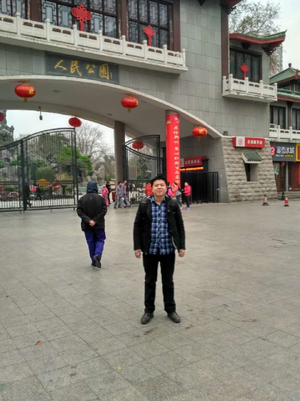 在奋斗的第一张照片--邯郸相亲服务中心