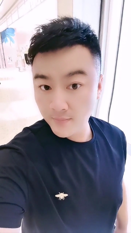 微风徐徐的第一张照片--邯郸相亲服务中心