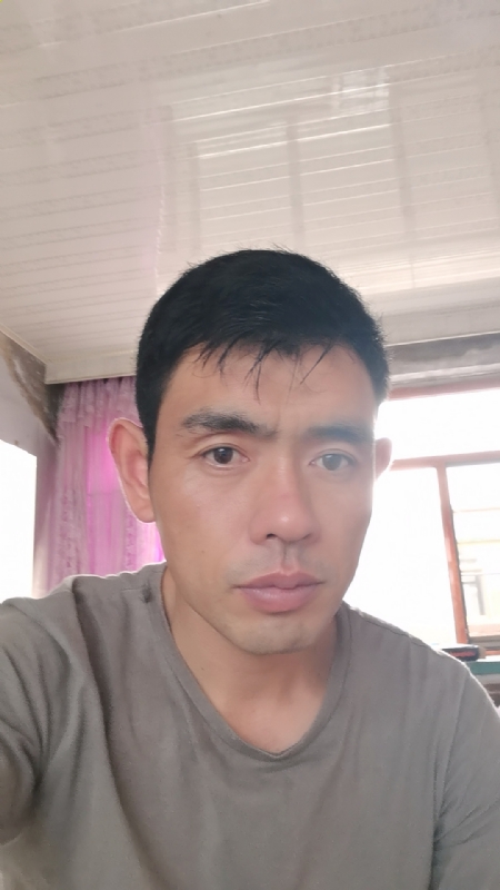 小草莓1981的第一张照片--邯郸相亲服务中心