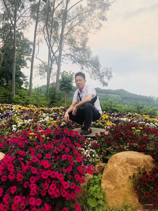 小郑的第一张照片--邯郸相亲服务中心