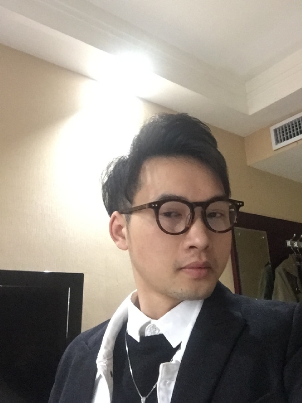 曾亮的第三张照片--邯郸相亲服务中心