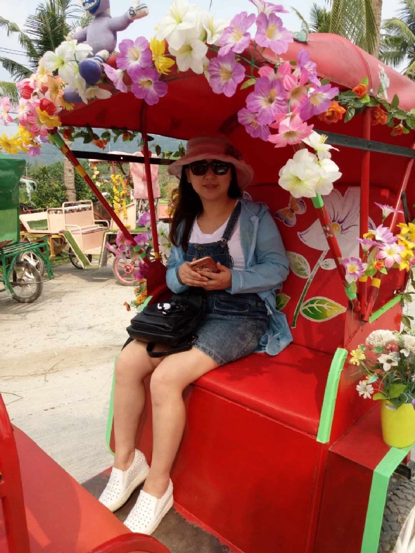 雨纷纷的第一张照片--邯郸相亲服务中心