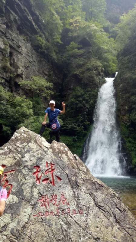海岸岩崖的第一张照片--邯郸相亲服务中心