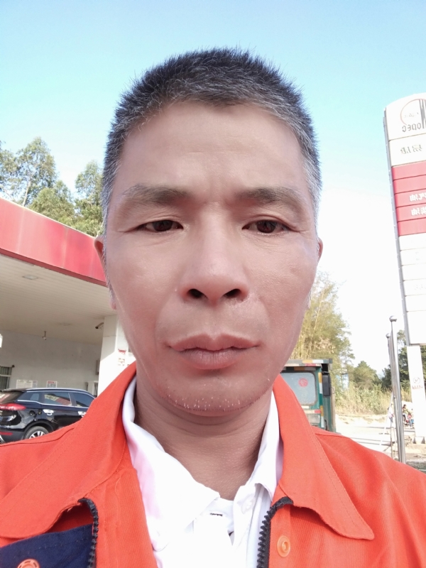 静候缘分的第一张照片--邯郸相亲服务中心