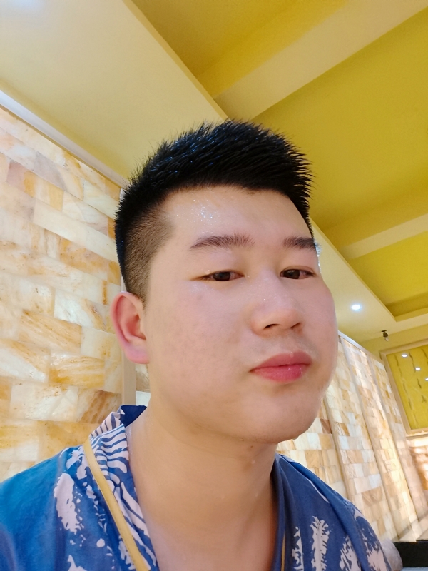 六月与阿十二的第一张照片--邯郸相亲服务中心