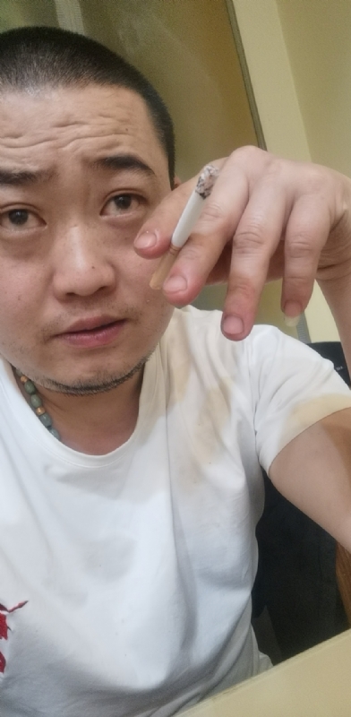 孤独的螃蟹的第一张照片--邯郸相亲服务中心