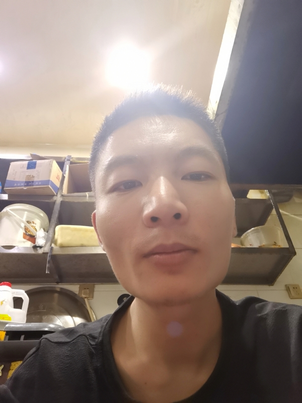 邹先生的第一张照片--邯郸相亲服务中心