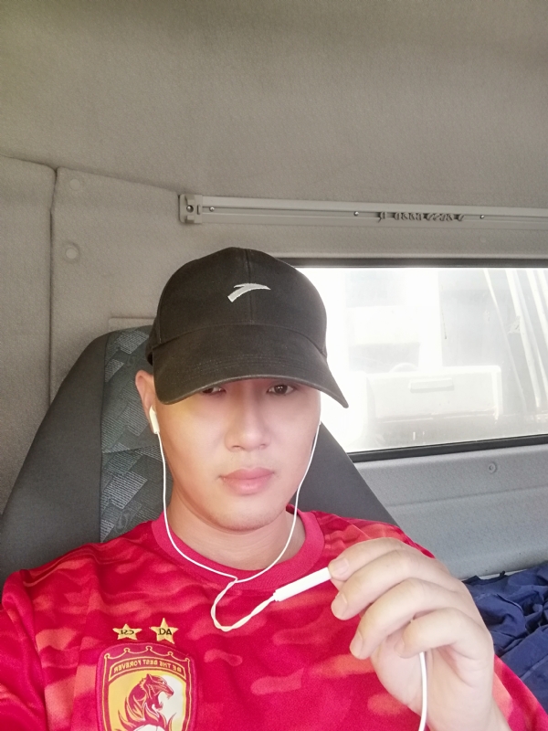 B大叔的第二张照片--邯郸相亲服务中心