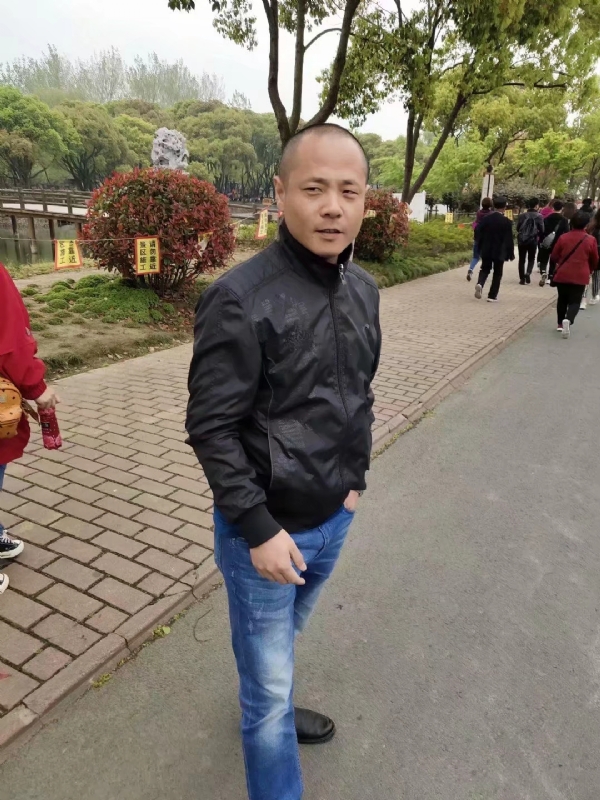 傻子的第一张照片--邯郸相亲服务中心