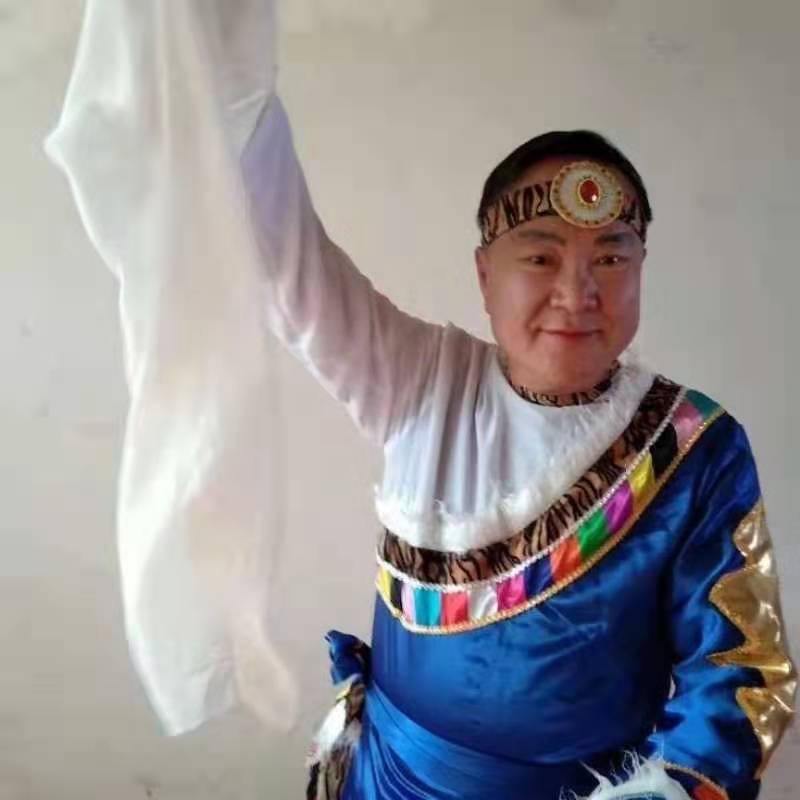 走在冷风中的第一张照片--邯郸相亲服务中心