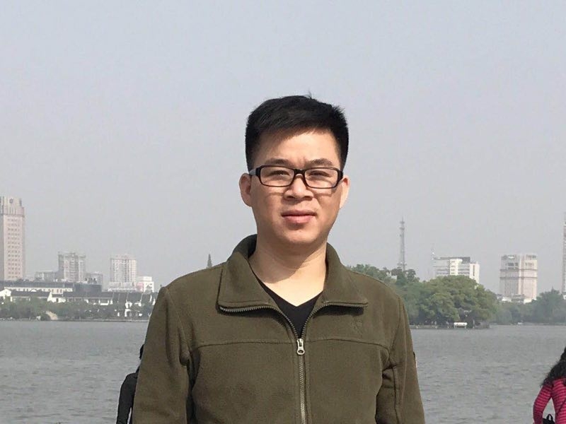 孔雀鱼的第一张照片--邯郸相亲服务中心