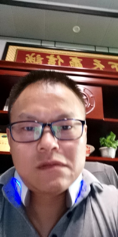 模具工匠的第一张照片--邯郸相亲服务中心