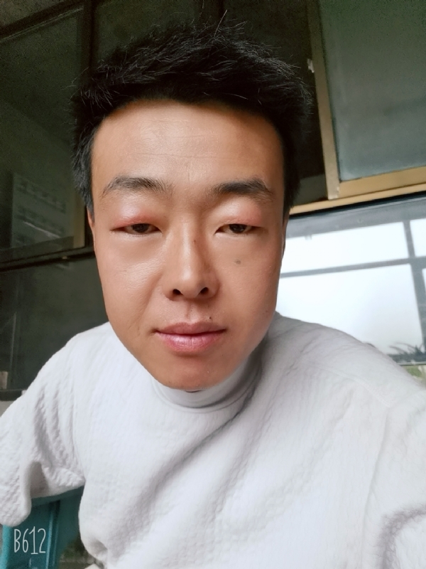 缺爱80后的第一张照片--邯郸相亲服务中心