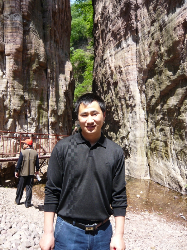 阳光幸福快乐的第三张照片--邯郸相亲服务中心