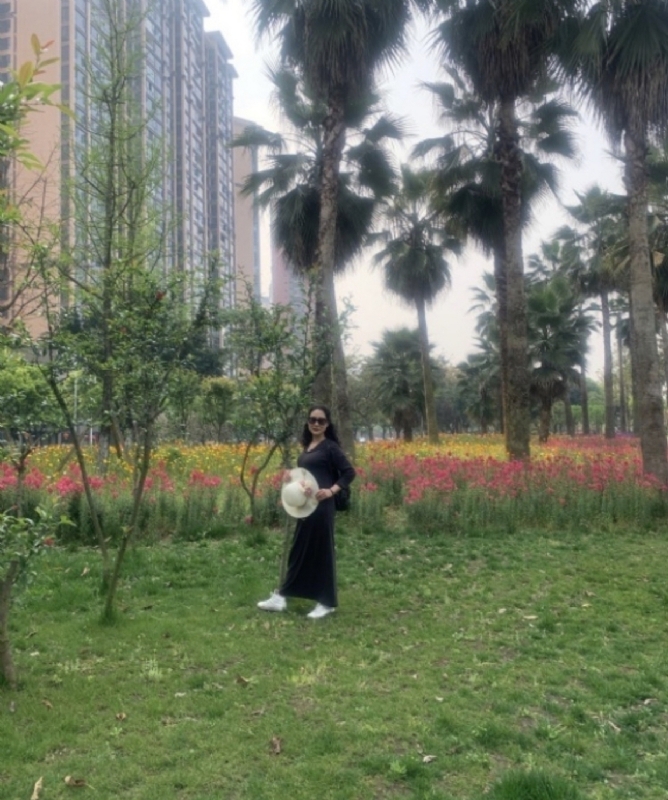 粉墨登场的第一张照片--邯郸相亲服务中心