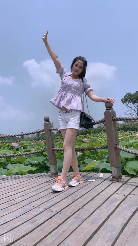 秋水伊人的第一张照片--邯郸相亲服务中心