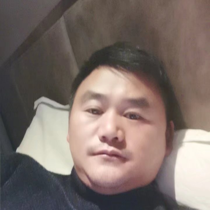 奔跑的第三张照片--邯郸相亲服务中心