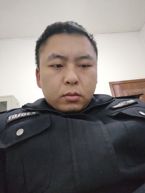 好纠结的第一张照片--邯郸相亲服务中心