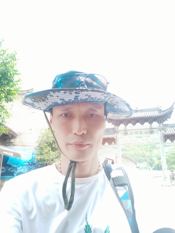 童群海的第一张照片--邯郸相亲服务中心