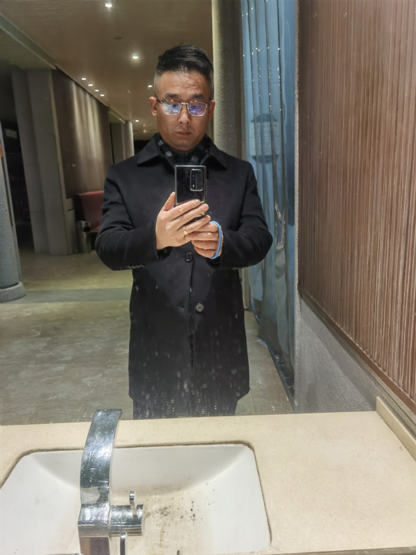 孤独尘埃的第一张照片--邯郸相亲服务中心