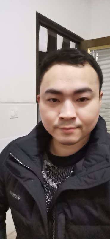 老实人的第一张照片--邯郸相亲服务中心