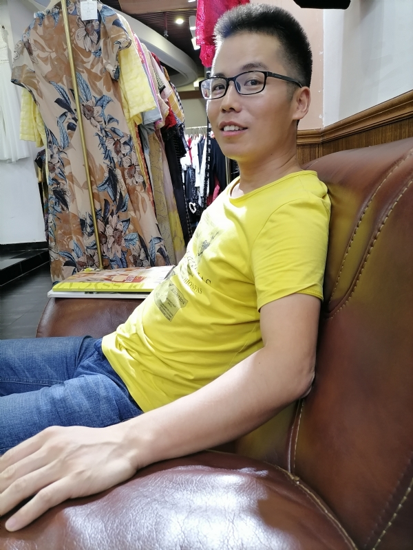 汪顺鹏的第一张照片--邯郸相亲服务中心