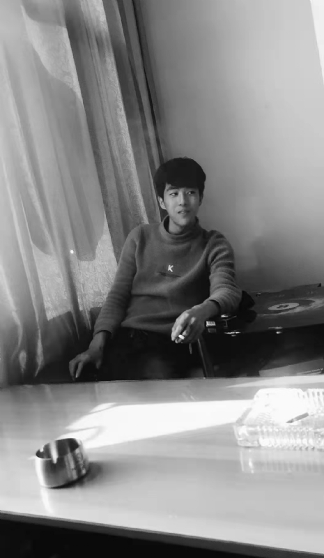 酷似小丑的第二张照片--邯郸相亲服务中心