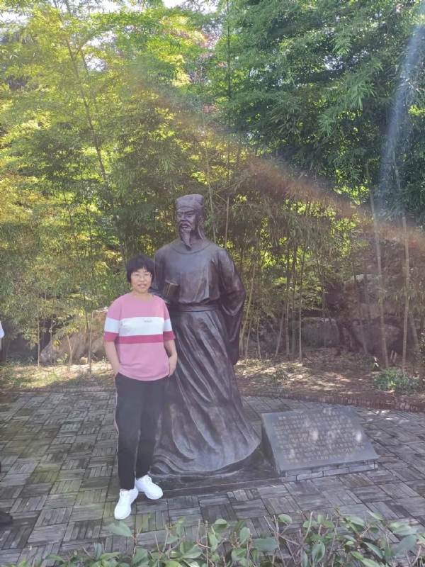 秋天的菊花的第一张照片--邯郸相亲服务中心