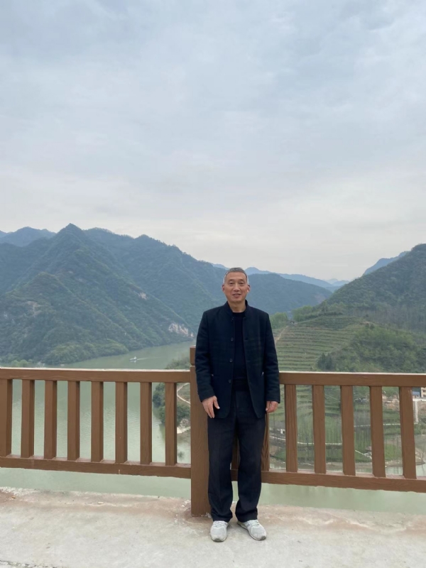 雪芳的第一张照片--邯郸相亲服务中心