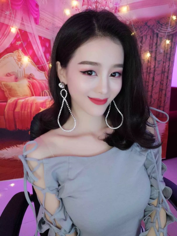 Cici的第三张照片--邯郸相亲服务中心