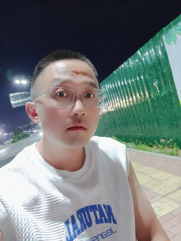 清风烈酒的第一张照片--邯郸相亲服务中心