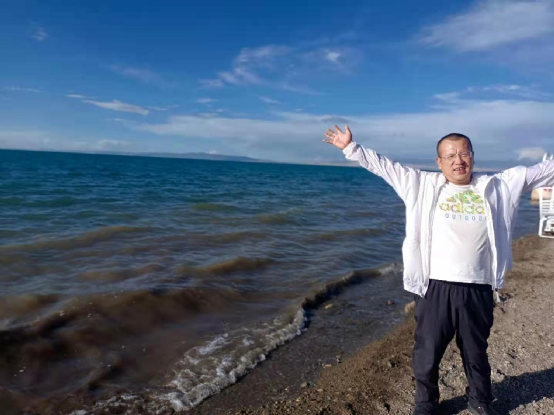 蜜蜂的第一张照片--邯郸相亲服务中心