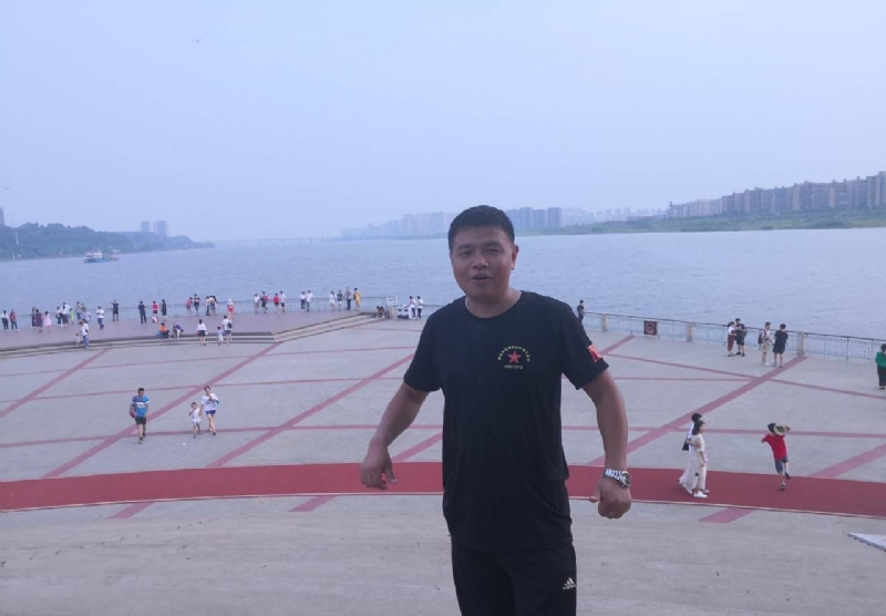 曾经心疼的我的第一张照片--邯郸相亲服务中心