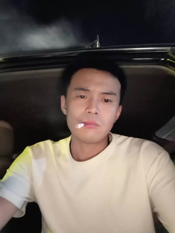 爱睡觉的土拨鼠的第一张照片--邯郸相亲服务中心