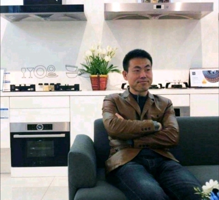 奋斗的执着的第一张照片--邯郸相亲服务中心