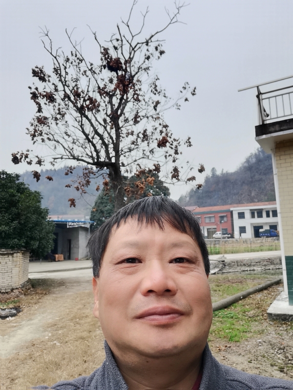 苏众青春冲浪的第一张照片--邯郸相亲服务中心