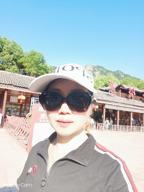 山百合的第一张照片--邯郸相亲服务中心