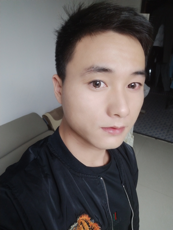 何凡的第三张照片--邯郸相亲服务中心