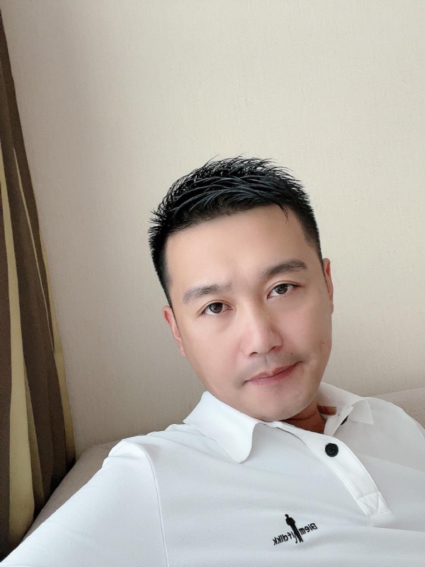 笑望人非的第一张照片--邯郸相亲服务中心