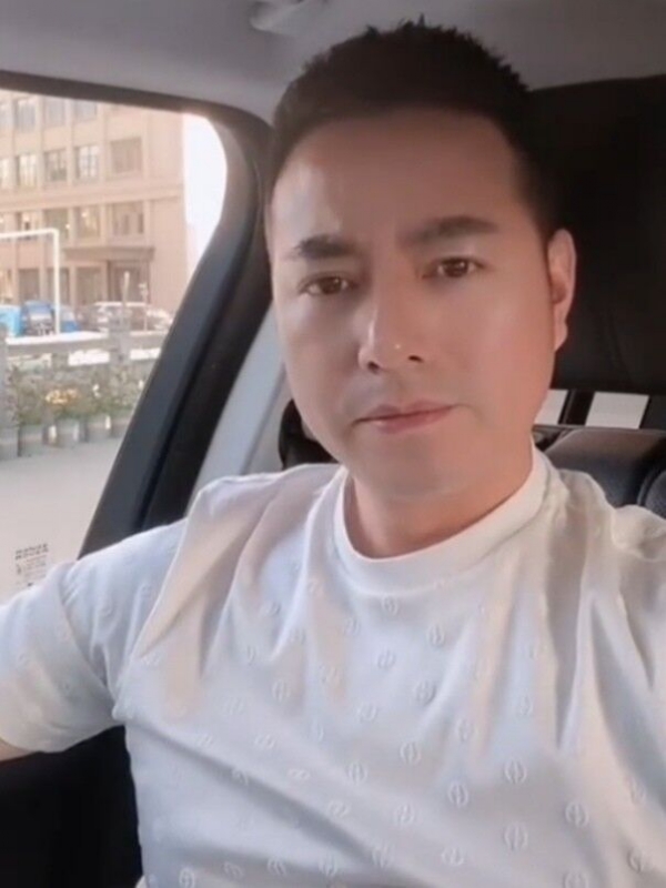 勿忘初心的第一张照片--邯郸相亲服务中心