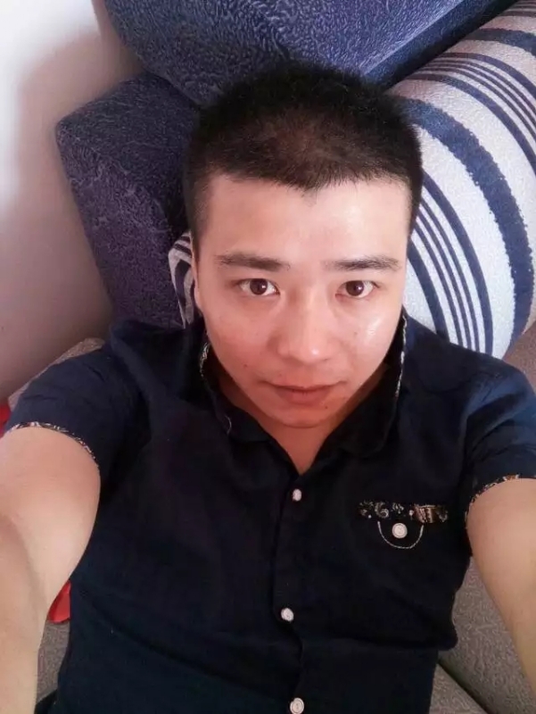 漫步的面包的第一张照片--邯郸相亲服务中心