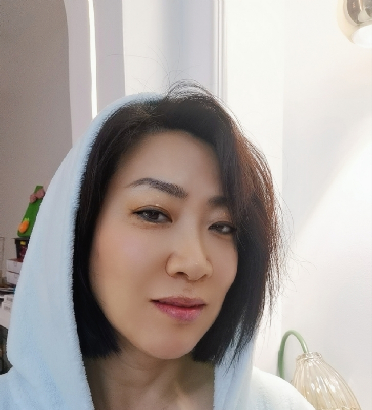 火玫瑰的第一张照片--邯郸相亲服务中心