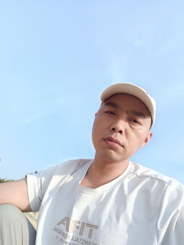 哥哥的第一张照片--邯郸相亲服务中心