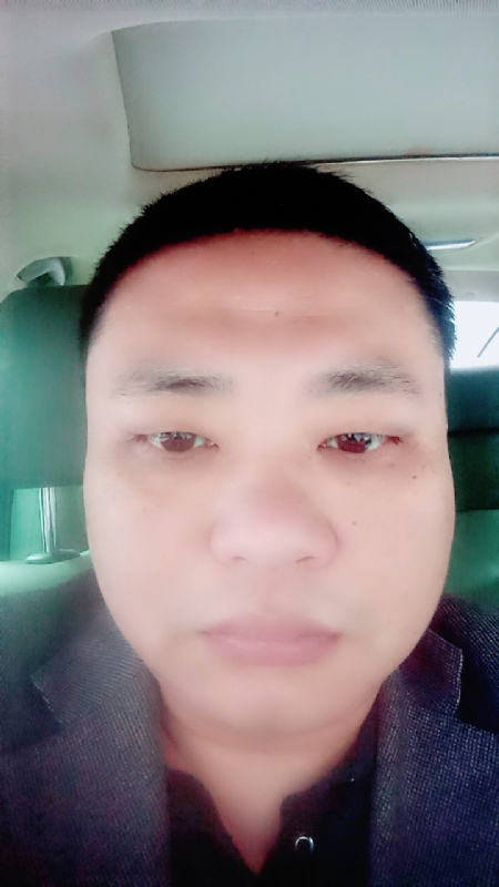 向日葵的第一张照片--邯郸相亲服务中心