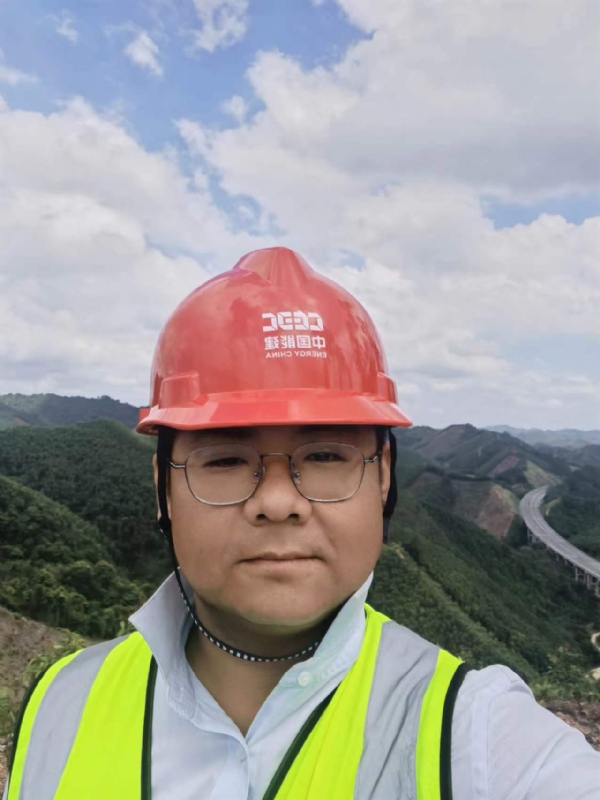 冰城小土匪的第一张照片--邯郸相亲服务中心