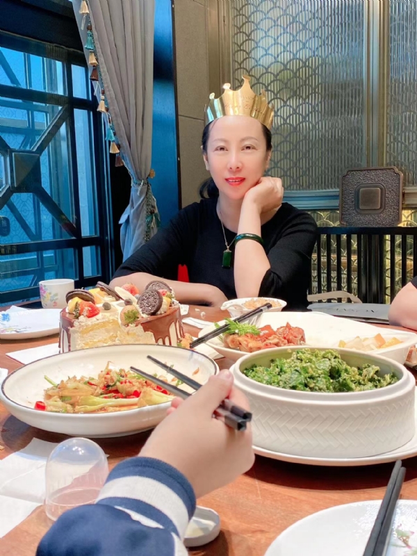 红红的第二张照片--邯郸相亲服务中心