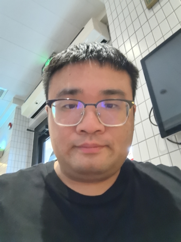 君临天下的第三张照片--邯郸相亲服务中心